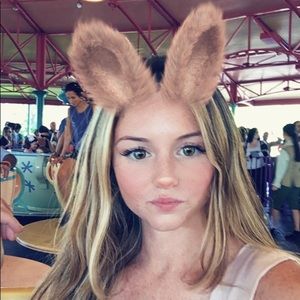 Meet your Posher, Rebecca